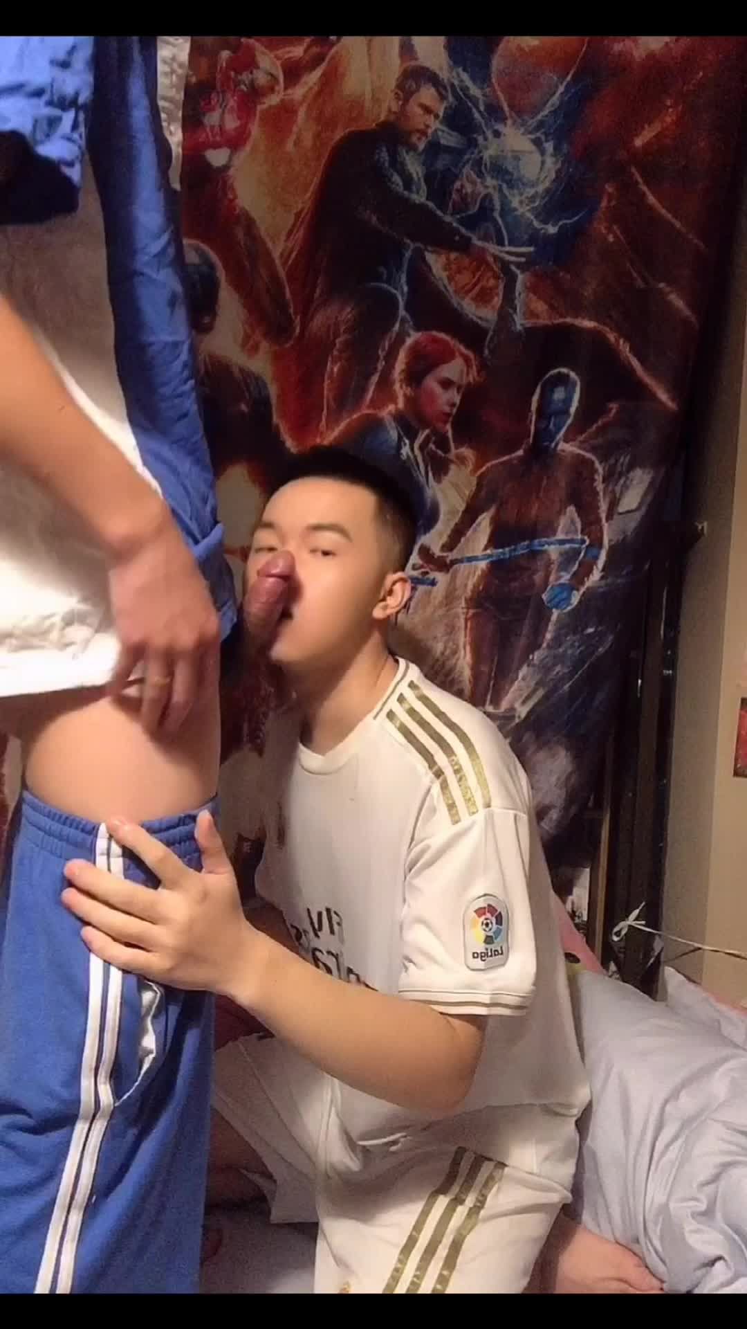 蓝色校服直男初中生和肉壮男同志基友激性爱视频