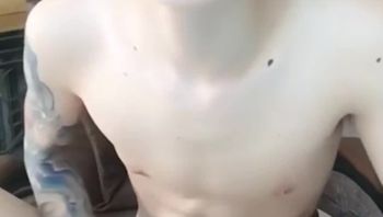 戴耳钉小鲜肉初中生男同性恋居家自拍淫荡自慰疯狂撸肉棒贱态毕露视频