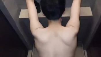 白皙小鲜肉初中生与基友男同志厕所激情大战大肉棒疯狂爆菊视频