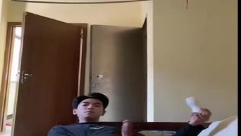 暑假兼职送顺丰快递的初中生男同志自拍骚浪自慰疯狂撸肉棒骚气尽显视频