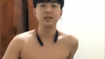 戴眼镜小鲜肉初中生男同性恋居家骚浪自慰疯狂撸鸡巴贱态尽显视频