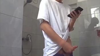 小奶狗初中生男同性恋居家厕所骚浪自慰疯狂撸鸡巴父母都在客厅视频