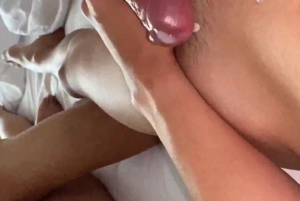 三名帅气筋肉初中生在酒店淫乱群交3P视频