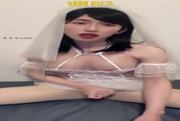 淫荡TS人妖穿着婚纱用振动器自慰疯狂撸管手淫视频