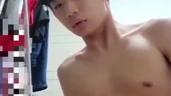 骚气初中生男同性恋居家自拍淫浪自慰疯狂撸肉棒骚气尽显视频
